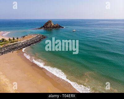 Fujairah Sandstrand in den Vereinigten Arabischen Emiraten Luftaufnahme Stockfoto