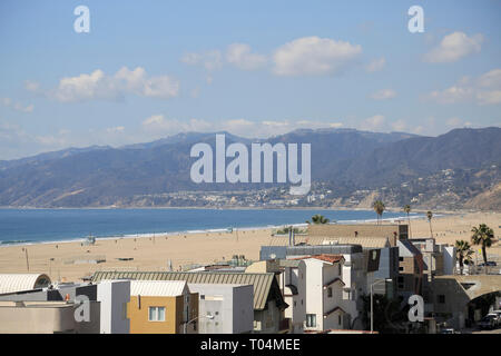 Beach, Santa Monica, Pazifischer Ozean, Malibu Berge, Los Angeles, Kalifornien, USA Stockfoto