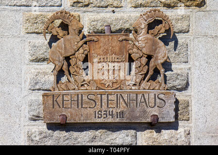 Zeichen auf dem Kehlsteinhaus (Eagle's Nest), Kehlstein, Obersalzberg, Berchtesgaden, Deutschland Stockfoto