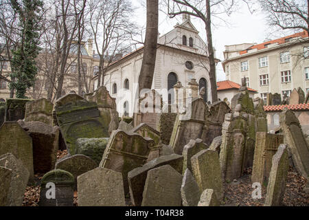 Alte jüdische Friedhof in Prag Stockfoto