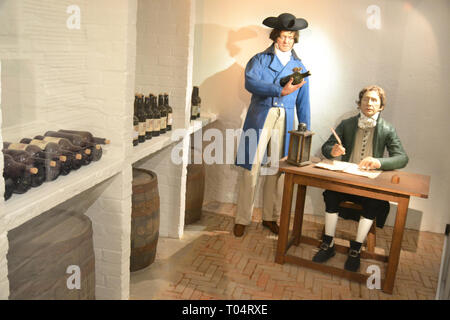 Im Weinkeller im Hylands House, Writtle, Chelmsford, Essex, Großbritannien Stockfoto