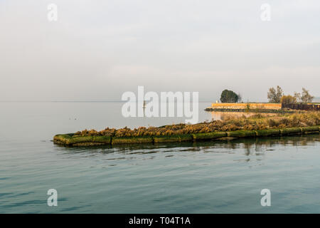 Mit Blick auf die Isola Sant'Erasmo Stockfoto