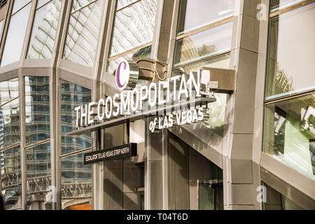 LAS VEGAS, NV, USA - Februar 2019: Schild über einer der Eingänge in die Cosmopolitan Hotel am Las Vegas Boulevard aka der Streifen Stockfoto