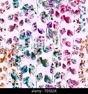 Natur nahtlose Muster Hintergrund. Abdrücke von Kräuter und Blätter. Abstrakte Blumen Aquarell Bild. Hand gezeichnet boho Hintergrund Stockfoto