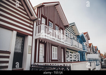 Typische Häuser von Aveiro, Detail des Haus am Strand, Tourismus in Portugal Stockfoto