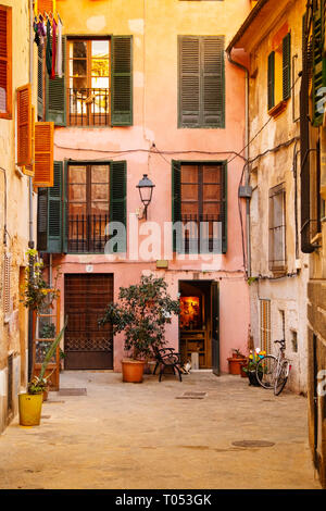 Typische Gebäude in der Altstadt von Palma de Mallorca. Mallorca, Balearen, Spanien Europa Stockfoto