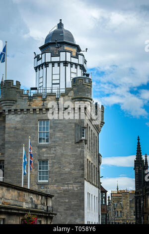 Die Camera Obscura und Outlook Tower, Castlehill, Royal Mile, Edinburgh, Schottland, Großbritannien Stockfoto