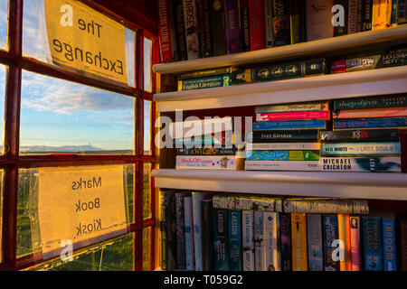 Der Austausch, oder buchen Sie einen Kiosk, in einem ehemaligen BT. Bei Scarfskerry, Caithness, Schottland, Großbritannien Stockfoto