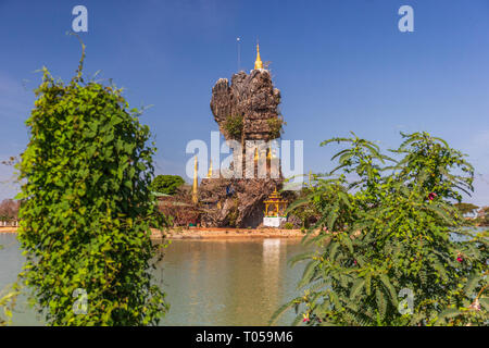 Erstaunlich Kyauk Ka Lat Pagode in der Nähe von Hpa-An, Myanmar Stockfoto