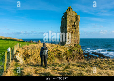 Keiss Schloss, gebaut von George Sinclair, 5. Earl von Caithness, im späten 16. oder frühen 17. Jahrhunderts. Sinclair Bay, Keiss, Caithness, Schottland, Großbritannien Stockfoto