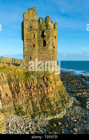 Keiss Schloss, gebaut von George Sinclair, 5. Earl von Caithness, im späten 16. oder frühen 17. Jahrhunderts. Sinclair Bay, Keiss, Caithness, Schottland, Großbritannien Stockfoto