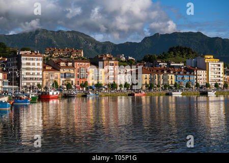 Kleine Stadt Ribadesella, Asturien, Spanien Stockfoto