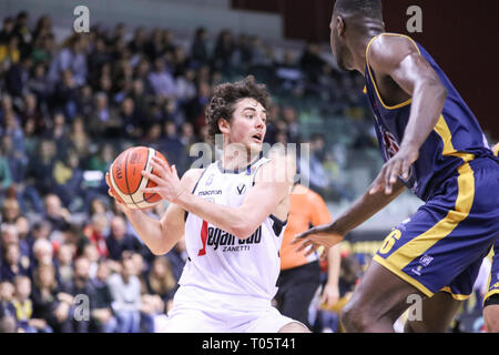 Turin, Italien. 17. März, 2019. Alessandro Pajola (Virtus Bologna) während der Lega Basket Serie A 2018/2019 match Auxilium Fiat Torino vs Virtus Segafredo Bologna. Walter Bertagnoli/Alamy leben Nachrichten Stockfoto