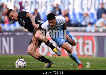 Rom, Italien. 17 Mär, 2019. Foto Alfredo Falcone - LaPresse 17/03/2019 Roma (Italia) Sport - CalcioLazio ParmaCampionato di Calcio Serie A Tim 2018 2019 - Stadio Olimpico di RomaNella Foto: correa e kuckaPhoto Alfredo Falcone - LaPresse 17/03/2019 Rom (Italien) Sport ParmaItalian SoccerLazio-Fußball-Liga einen Tim 2018 2019 - Olympiastadion von RomaIn der Pic: correa und Kucka Credit: LaPresse/Alamy leben Nachrichten Stockfoto