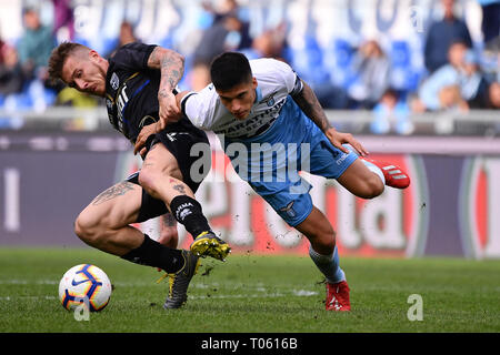 Rom, Italien. 17 Mär, 2019. Foto Alfredo Falcone - LaPresse 17/03/2019 Roma (Italia) Sport - CalcioLazio ParmaCampionato di Calcio Serie A Tim 2018 2019 - Stadio Olimpico di RomaNella Foto: correa e kuckaPhoto Alfredo Falcone - LaPresse 17/03/2019 Rom (Italien) Sport ParmaItalian SoccerLazio-Fußball-Liga einen Tim 2018 2019 - Olympiastadion von RomaIn der Pic: correa und Kucka Credit: LaPresse/Alamy leben Nachrichten Stockfoto