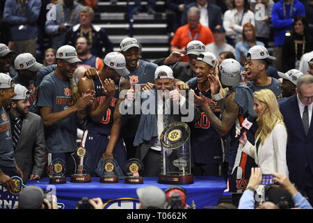 März 17, 2019; Auburn Tiger feiert während einer SEC Championship Game zwischen den Tennessee Freiwilliger vs Auburn Tiger bei Bridgestone Arena in Nashville, TN (obligatorische Photo Credit: Steve Roberts/Cal Sport Media) Stockfoto