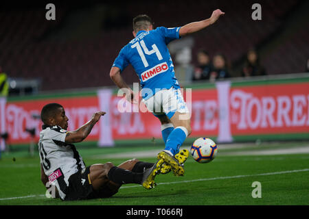 Neapel, Kampanien, Italien. 17. Mär 2019. San Paolo Stadium, Serie A Fußballspiel zwischen der Serie A SSC Neapel FC Udinese. Im Bild. Die endgültigen Ergebnisse SSC Napoli 4:2 FC Udinese. Quelle: Fabio Sasso/ZUMA Draht/Alamy leben Nachrichten Stockfoto