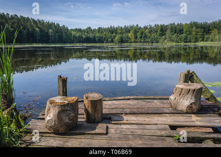 Kleiner See in Solniki Siedlung in Ilawa Lake District Landschaft Park, Ermland Masuren Pommern in Polen Stockfoto