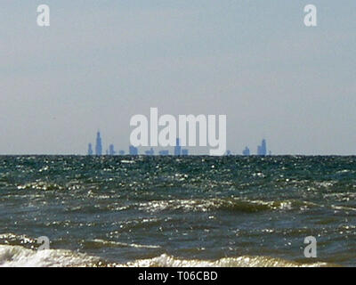 Chicago gesehen von Indiana Dunes State Park Stockfoto