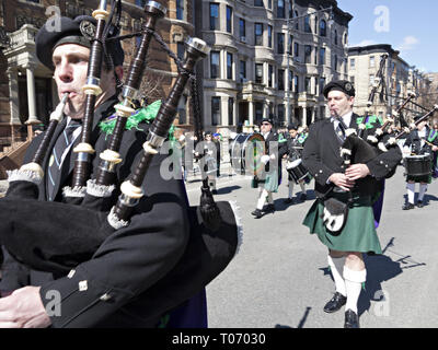 St. Patrick's Day Parade in der Nachbarschaft Park Slope in Brooklyn, NY, 2019. Stockfoto