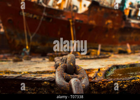 Ankerkette aus einem schiffbruch Boot Stockfoto