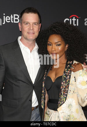 Hollywood, CA, USA. 17 Mär, 2019. 17. März 2019 - Hollywood, Kalifornien - Peter Krause, Angela Bassett. Die Paley Center für 2019 von Media PaleyFest LA - ' ' 9-1-1'' der Wolf Theater bei der Dolby Theater statt. Photo Credit: Faye Sadou/AdMedia Credit: Faye Sadou/AdMedia/ZUMA Draht/Alamy leben Nachrichten Stockfoto