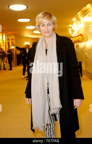 Berlin, Deutschland. 17 Mär, 2019. Gesine Cukrowski bei der Premiere von Monsieur Pierre GEHT ONLINE, Komödie am Kurfürstendamm im Schiller Theater. Quelle: Georg Wenzel/dpa-Zentralbild/ZB/dpa/Alamy leben Nachrichten Stockfoto