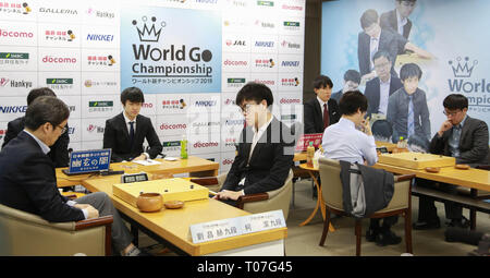 Tokio, Japan. 18 Mär, 2019. Spieler konkurrieren während der viertelfinalegleichen der Welt Meisterschaft 2019 in Tokio, Japan, am 18. März 2019. Credit: Jiang Yucen/Xinhua/Alamy leben Nachrichten Stockfoto