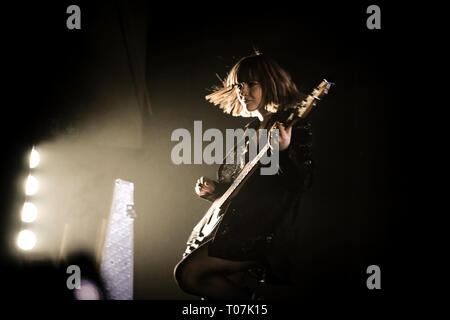 Venaria, Italien. 16 Mär, 2019. Mit ihrer Tour "Der Tanz des Lebens" der Römischen rock Gruppe Maneskin auf der Bühne der Concordia Theater in Venaria, Turin, Italien. Credit: Bruno Brizzi/Pacific Press/Alamy leben Nachrichten Stockfoto