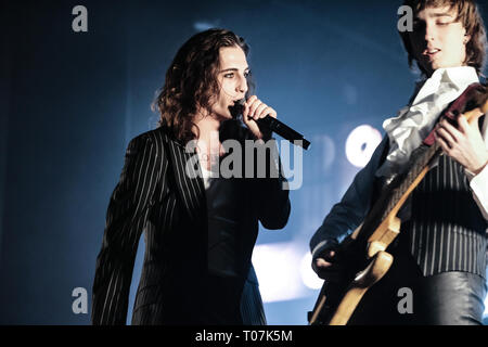 Venaria, Italien. 16 Mär, 2019. Mit ihrer Tour "Der Tanz des Lebens" der Römischen rock Gruppe Maneskin auf der Bühne der Concordia Theater in Venaria, Turin, Italien. Credit: Bruno Brizzi/Pacific Press/Alamy leben Nachrichten Stockfoto