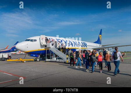 Flugzeug Ryanair, Flughafen, Schönefeld, Brandenburg, Deutschland Stockfoto