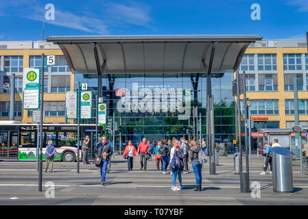 Hauptbahnhof, Potsdam, jenem Friedrich-Engels-Straße, Brandenburg, Deutschland Stockfoto