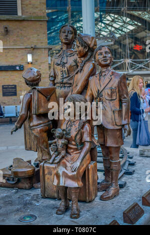 Denkmal, Kindertransport - Sterben Ankunft, Gesundheitspark, Liverpool Street Station, London, England, Grossbritannien Stockfoto