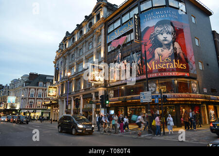 Musical Les Miserables, Queen's Theatre, Shaftesbury Avenue, Soho, London, England, Grossbritannien Stockfoto