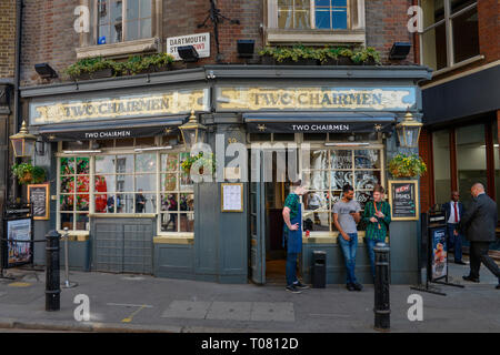 Pub, zwei Vorsitzenden, Dartmouth St, Westminster, London, England, Grossbritannien Stockfoto