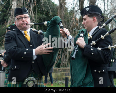 Birmingham irischen Pipes und Drums Stockfoto