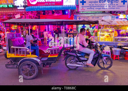 Tuk-tuk, Street 136, Riverfront, Phnom Penh, Kambodscha, Asien Stockfoto