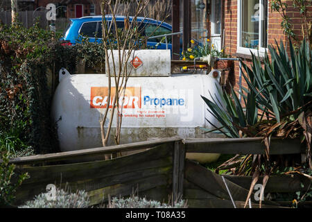 LPG, Calor Propan Behälter, ländlichen Dorf, Ashford, Kent, Großbritannien Stockfoto