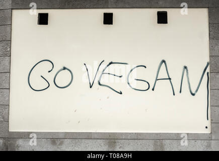 Vegan Graffiti an der Wand in Spanien gehen Stockfoto