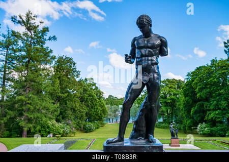 Granit Statue des antiken Menschen in Zarskoje Selo, Russland Stockfoto