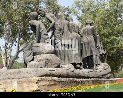 NEU-DELHI, INDIEN - 2018. MÄRZ: Rückansicht der Gyarah Murti-Denkmäler im Mutter-Theresa-Halbmond in Neu-Delhi. Stockfoto