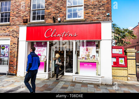 Clintons card Shop, Clintons Karten, Clintons shop, Clintons, Karten, Shop, Store, Zeichen, Logos, Shop, High Street, Schilder, Fassade, Außen, Großbritannien Stockfoto