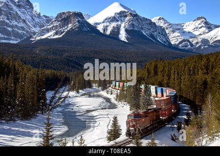 Lake Louise Rocky Mountains Zug Titel Morants Kurve Kanada Stockfoto