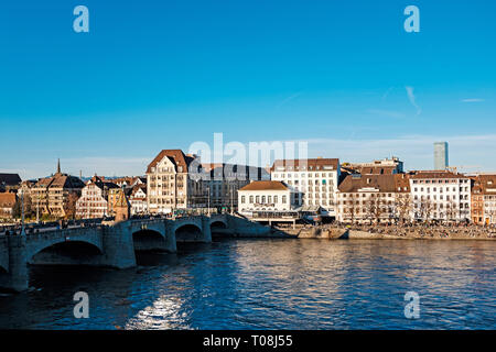 Basel Stadt: Kleinbasel mit Mittleren Brücke Stockfoto