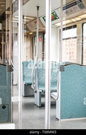 Berlin, Deutschland - März 2019: In der S-Bahn in Berlin, Deutschland Stockfoto