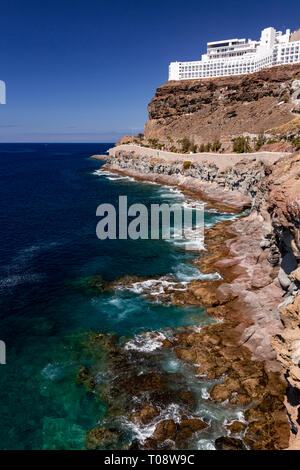 Hotel auf den Klippen bei Amadores Gran Canaria, Kanarische Inseln Stockfoto