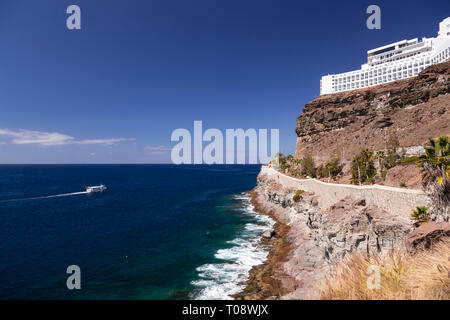 Hotel auf den Klippen bei Amadores Gran Canaria, Kanarische Inseln Stockfoto