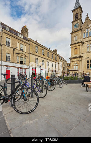 Eine Straße im Zentrum von Bath, Somerset, Großbritannien. Stockfoto