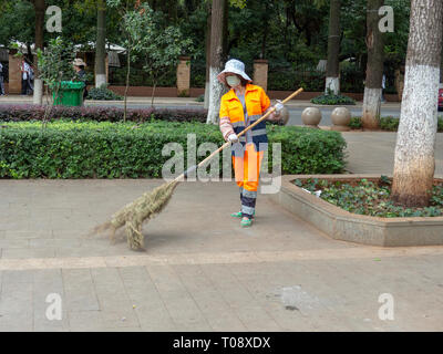 Kunming ist die Hauptstadt und die größte Stadt der Provinz Yunnan im Südwesten Chinas. Städtische Park Stockfoto