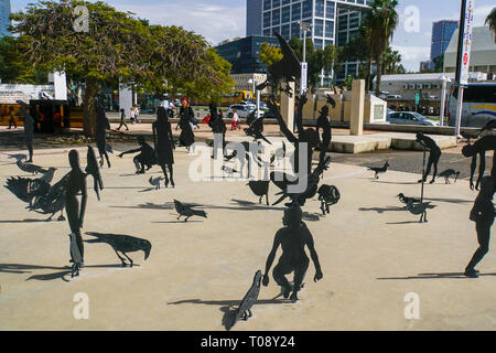 Äußere des Tel Aviv Museum der Künste installation Skulptur von ZADOK BEN-DAVID. Golda Meir Kulturzentrum in Tel Aviv, Israel Stockfoto